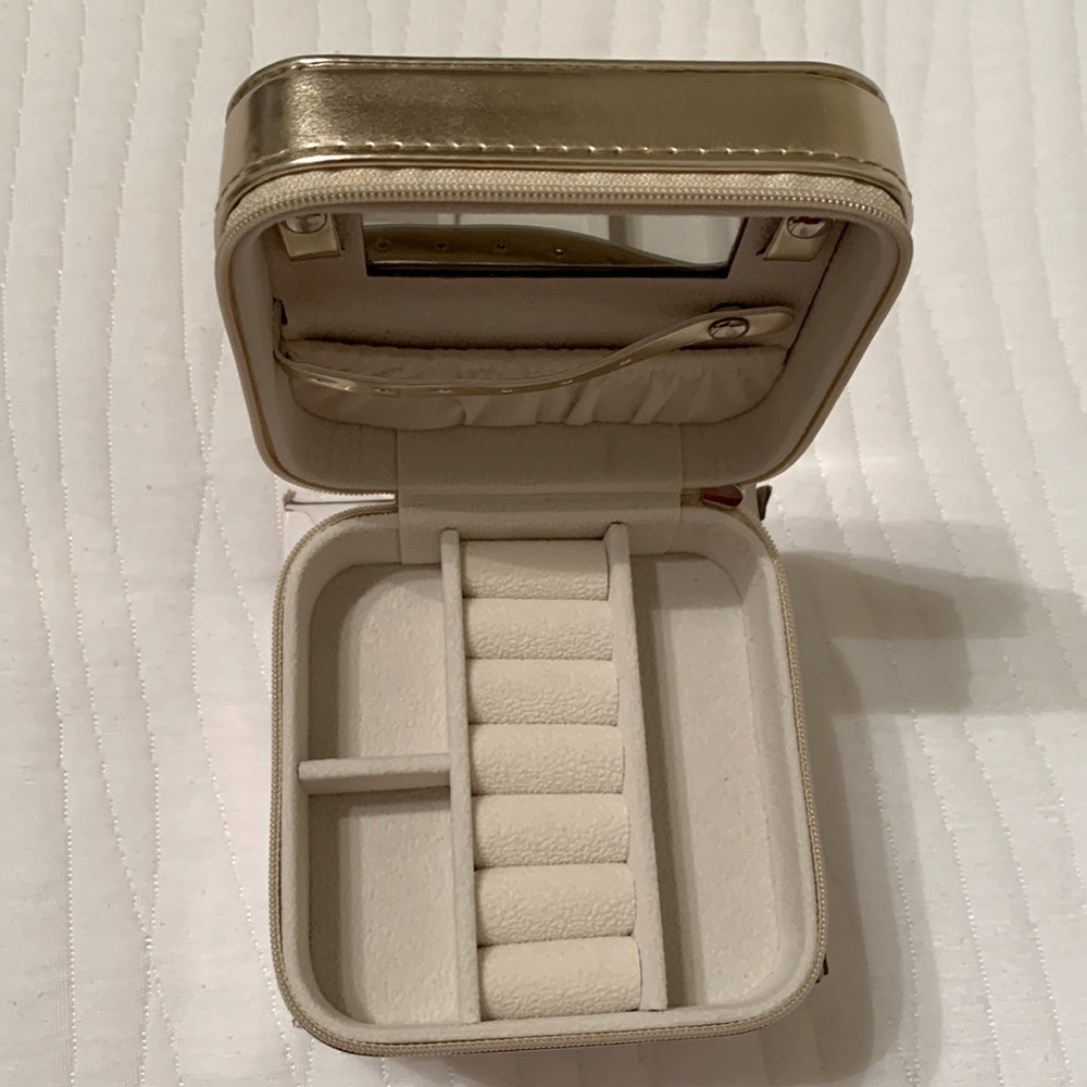Jewelry Zippered Travel Case New In Box